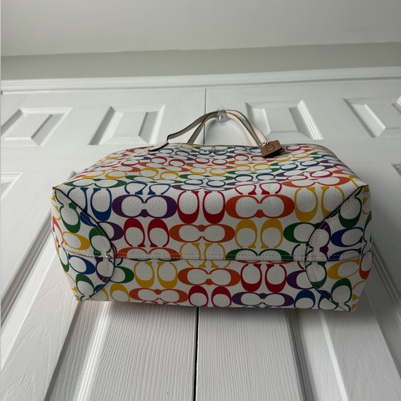 Rainbow Coach Tote Authentic - Picture 4 of 8